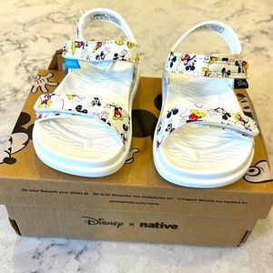 Disney & Native Toddler Charley Print Mickey Mouse Sandals